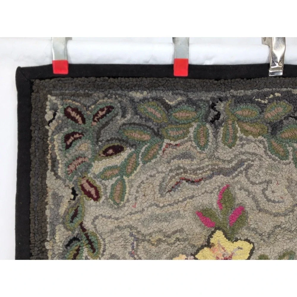 VTG Antique Hooked Rug 42